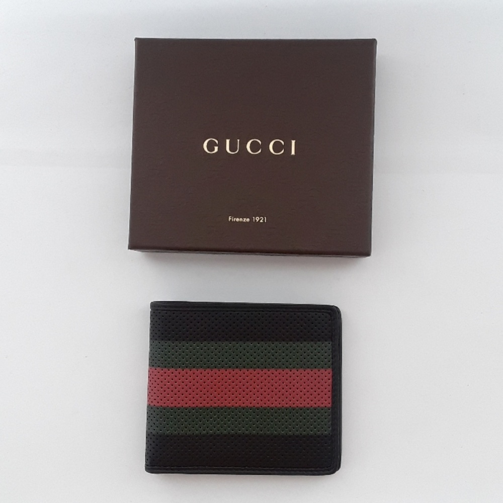 New in box 100% Authentic GUCCI wallet 352263